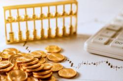 黄金价格波动：多重因素交织下的复杂博弈